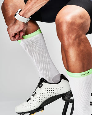 Saviour Cycling | Saviour Pro Simple Green Band | White Cycling Socks | 17cm Cuff | Q-Skin | Size Small/Medium (36-42 EU) Large/XLarge (43-48)